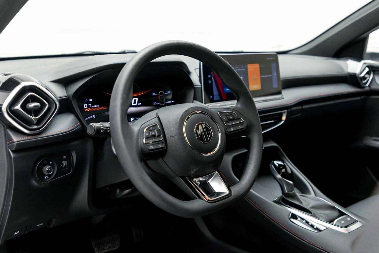 MG 5 LUXURY 1.5L - WHITE INSIDE BLACK | EXPORT ONLY