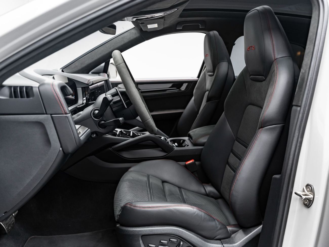 Porsche Cayenne 2025 Porsche Cayenne GTS Coupe, 2026 Porsche Warranty, GTS Interior, Low KMs, GCC