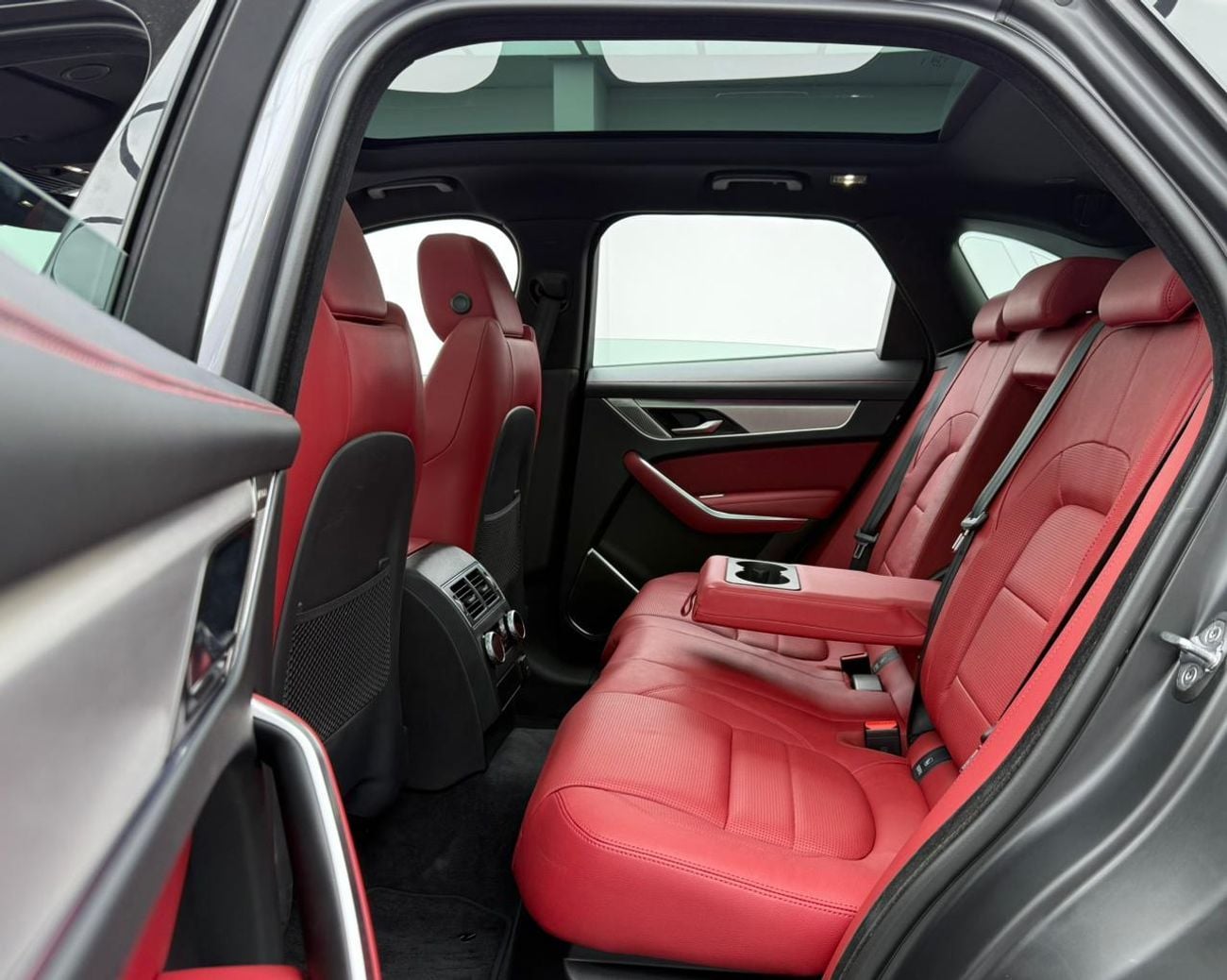 Jaguar F Pace 2022 Jaguar F-Pace P250 R-Dynamic, 2027 Jaguar Warranty + Service Pack, Low Km, Fully Loaded, GCC