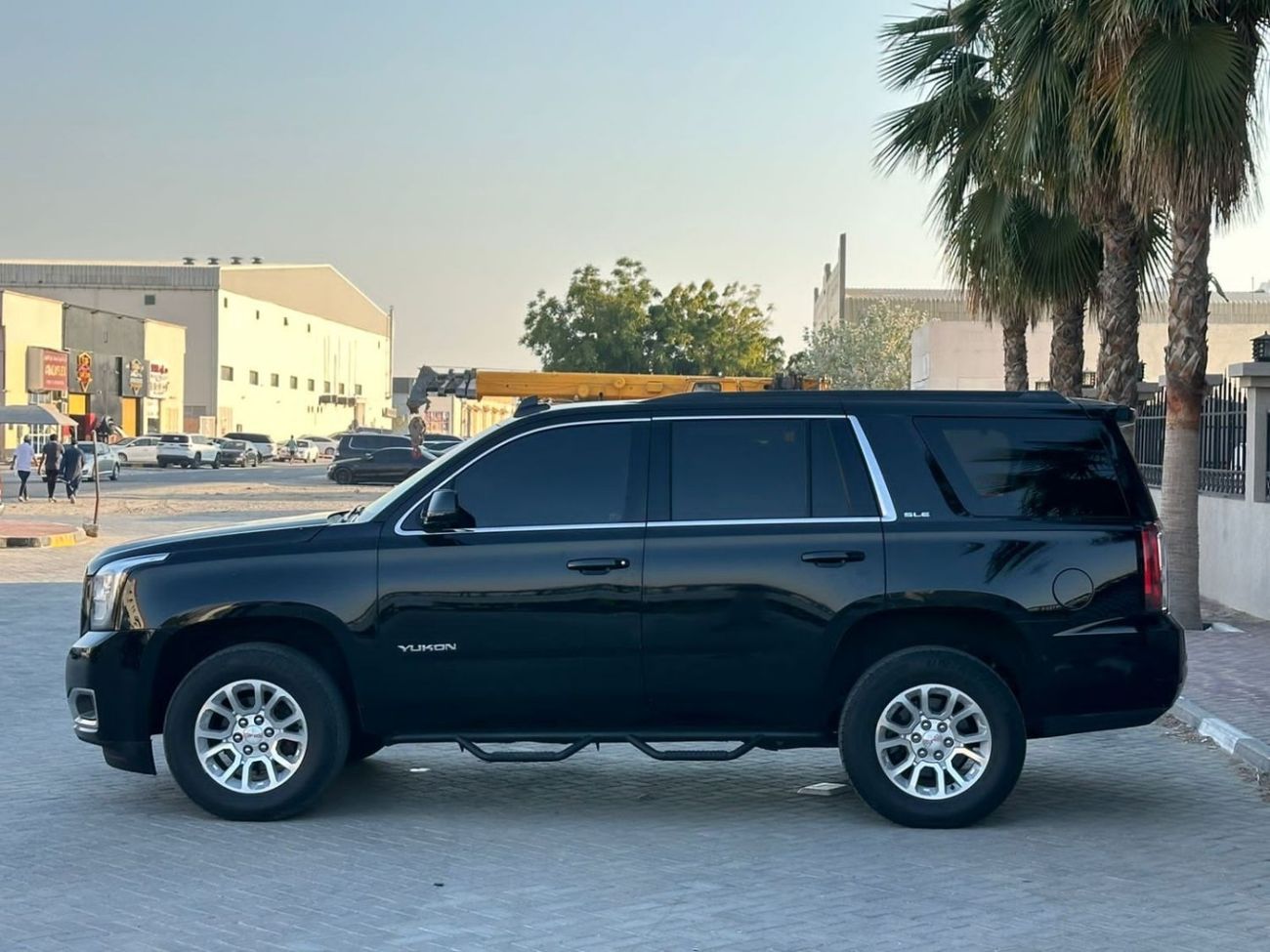 جي أم سي يوكون SLE 5.3L 4WD (8 Seater)