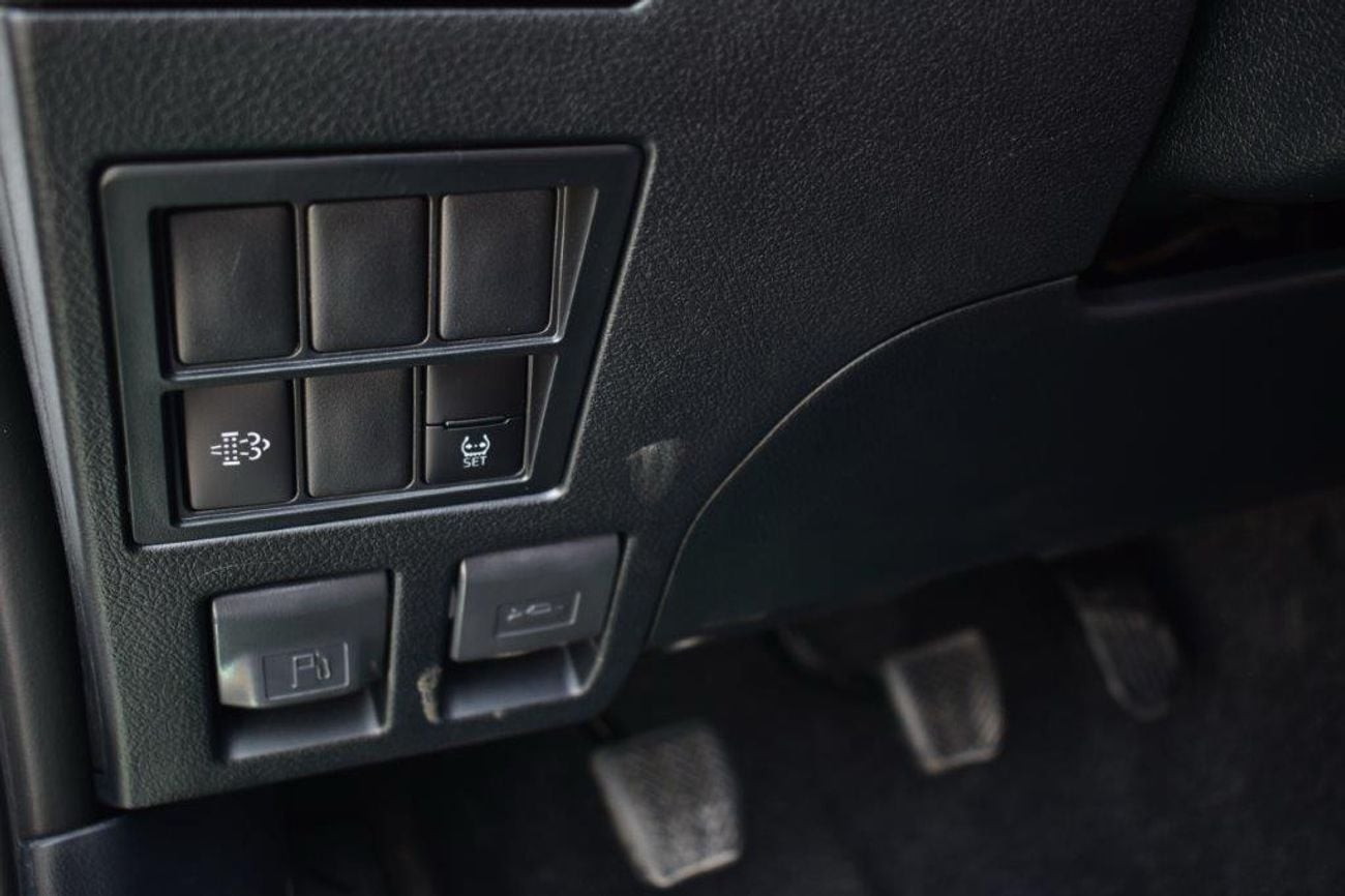 تويوتا هيلوكس GL 2.4L Double Cab Utility