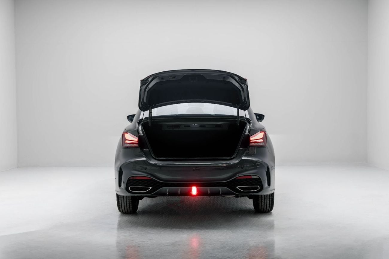 أم جي 5 LUXURY 1.5L - GREY INSIDE BLACK | EXPORT ONLY