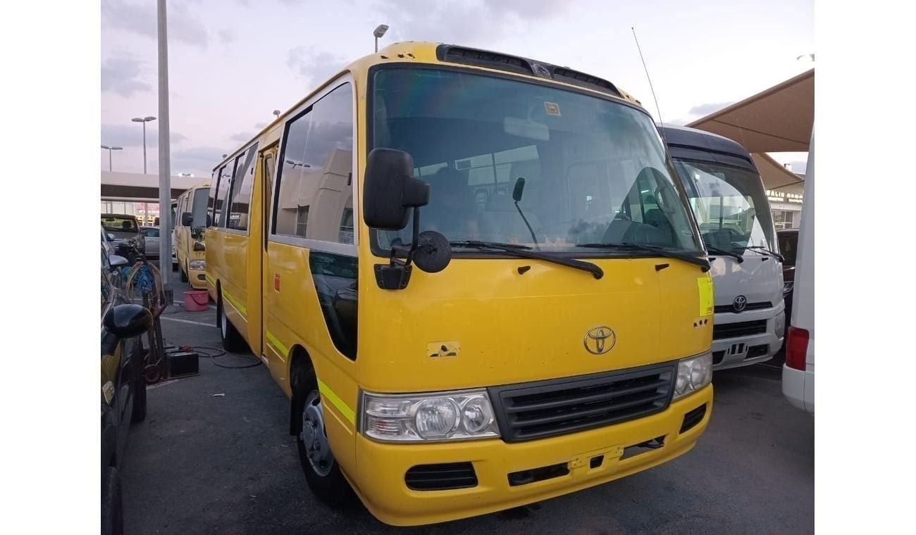 تويوتا كوستر 4.2L DIESEL 30 SEATER MANUAL TRANSMISSION