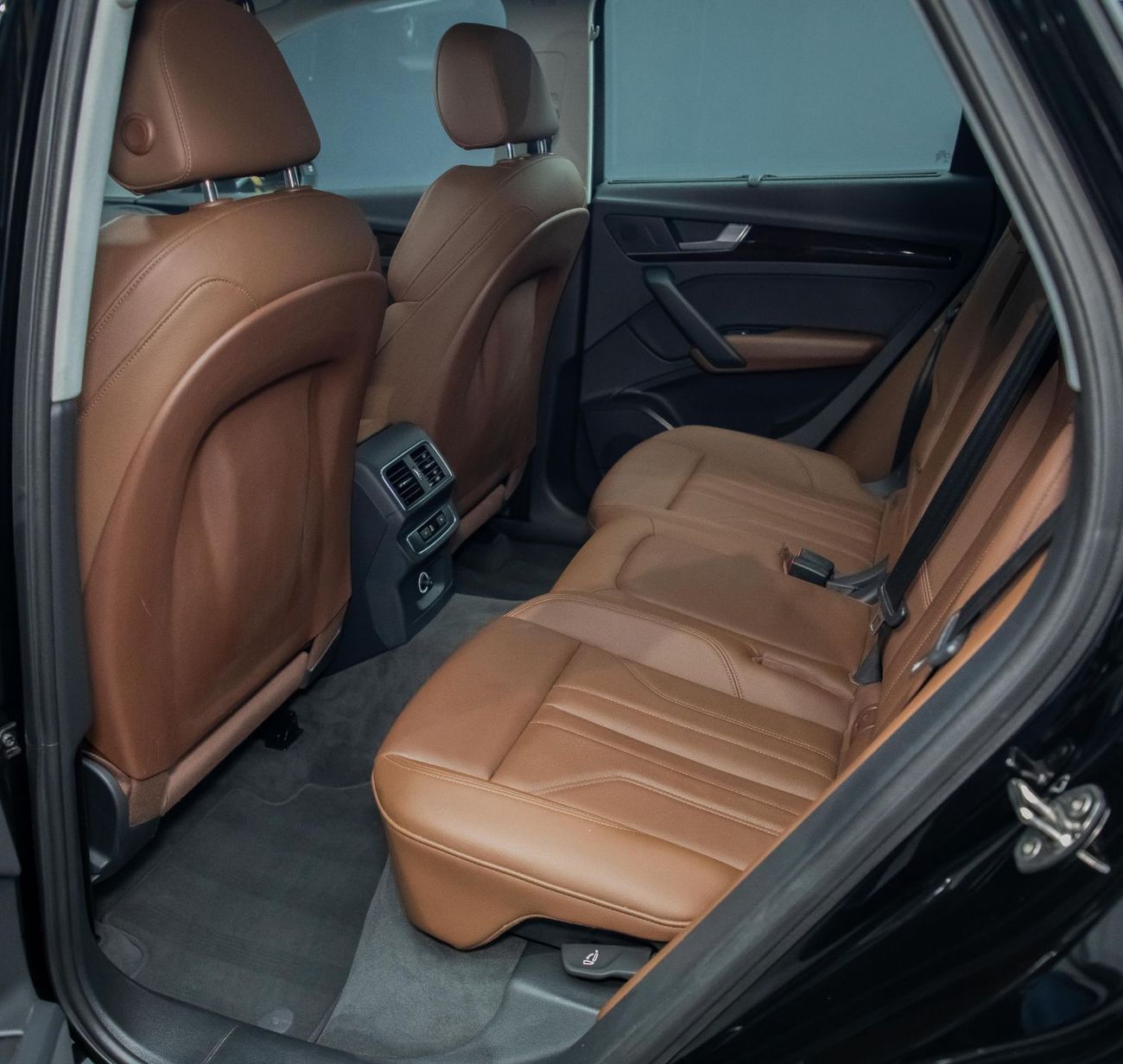 Audi Q5 45 TFSI Quattro 2.0L 1,870x60 • 0% DP • 2018 Audi Q5 45 TFSI Quattro • Warranty Available • GCC •