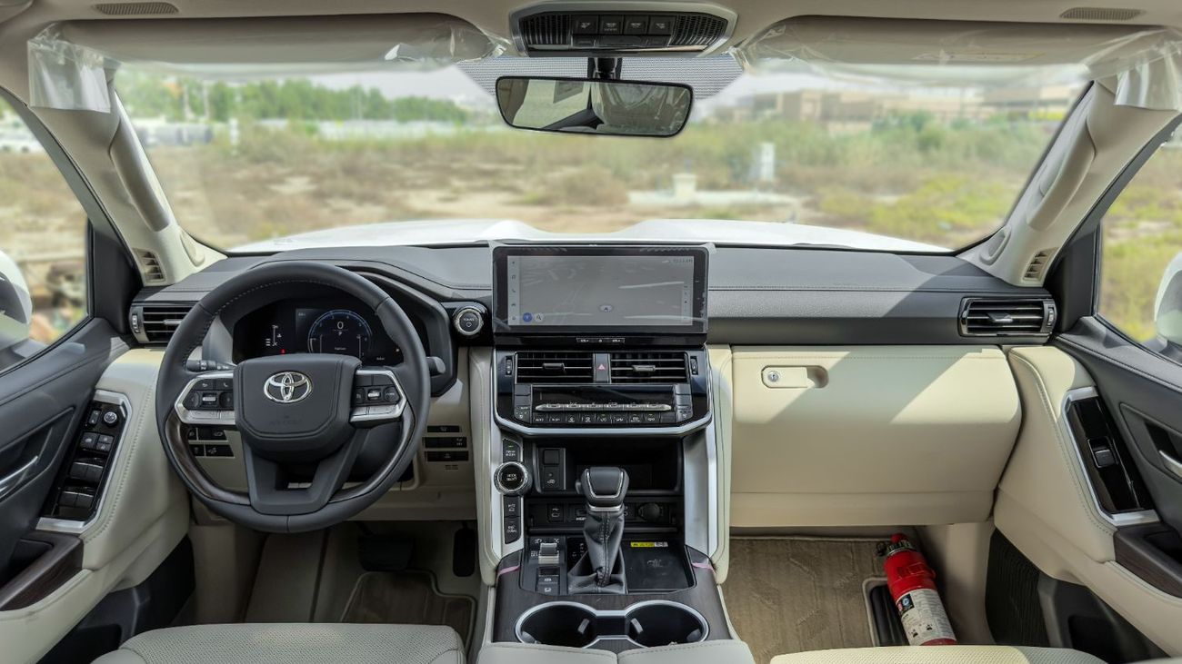 Toyota Land Cruiser GXR 2026 Toyota Land Cruiser GXR 3.5L AT Hybrid (White-Beige)