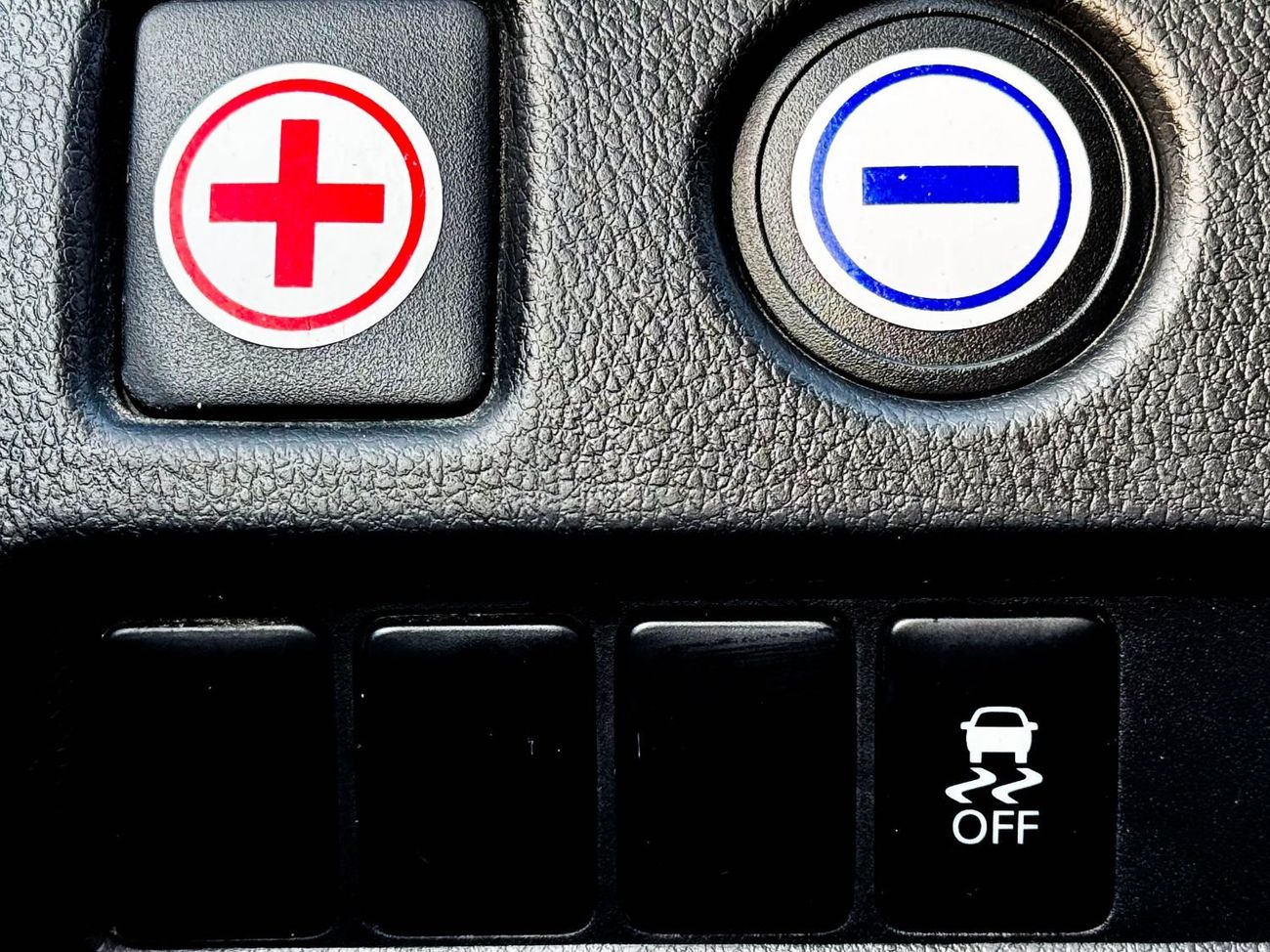 Mitsubishi L200 GL 2.4L (128 HP) Single Cab Utility Mitsubishi L200 2.4L 2WD 2022 GCC accident-free in excellent con