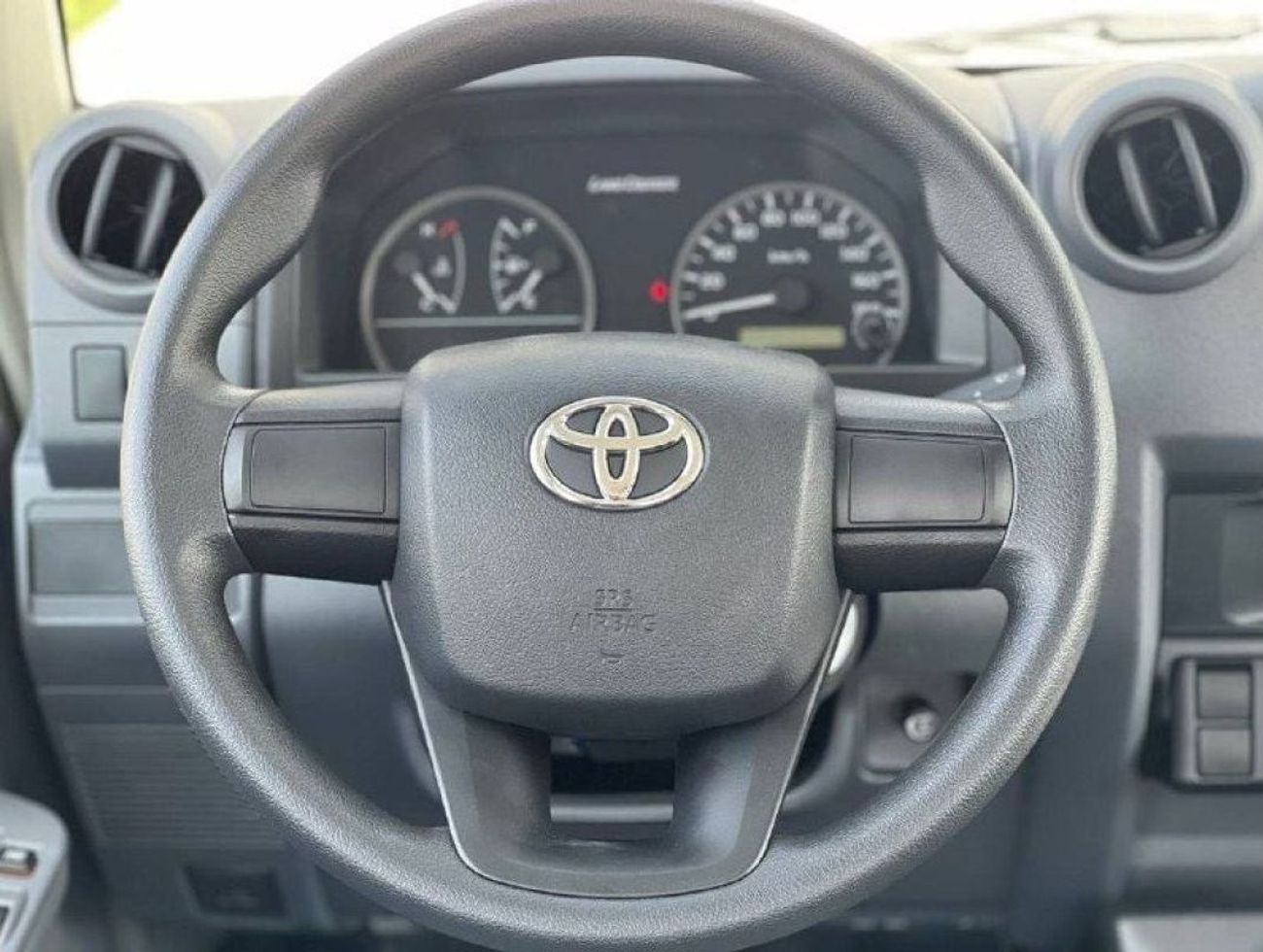 Toyota Land Cruiser Pick Up LC79 4.2L V6 DSL M/T // 2024 // STANDER OPTION WITH POWER WINDOWS // SPECIAL OFFER // BY FORMULA AUT