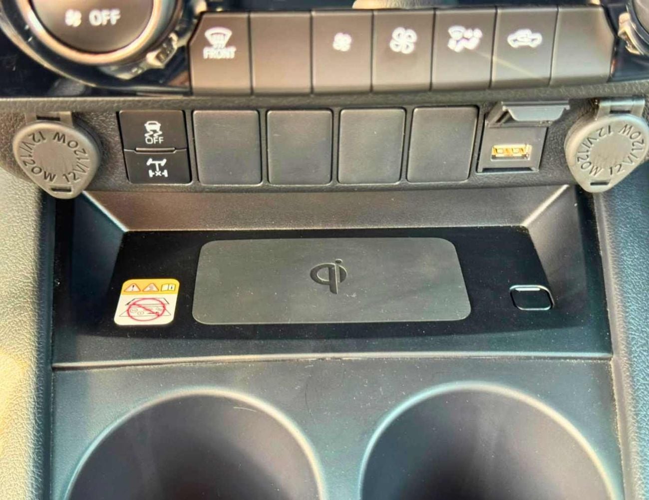 Toyota Hilux SR5 (NON GCC) SR5 | 2.8L V4 DIESEL | FULL OPTION | BLIND SPOT | OVER FNDER (CODE # HDAH1)