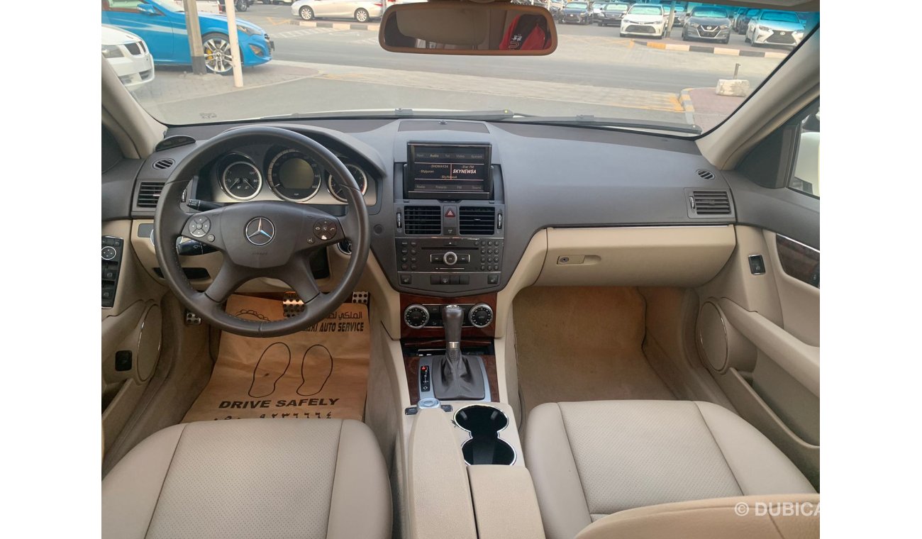 مرسيدس بنز C 300 Mercedes C300_2010_Excellend_Condihin