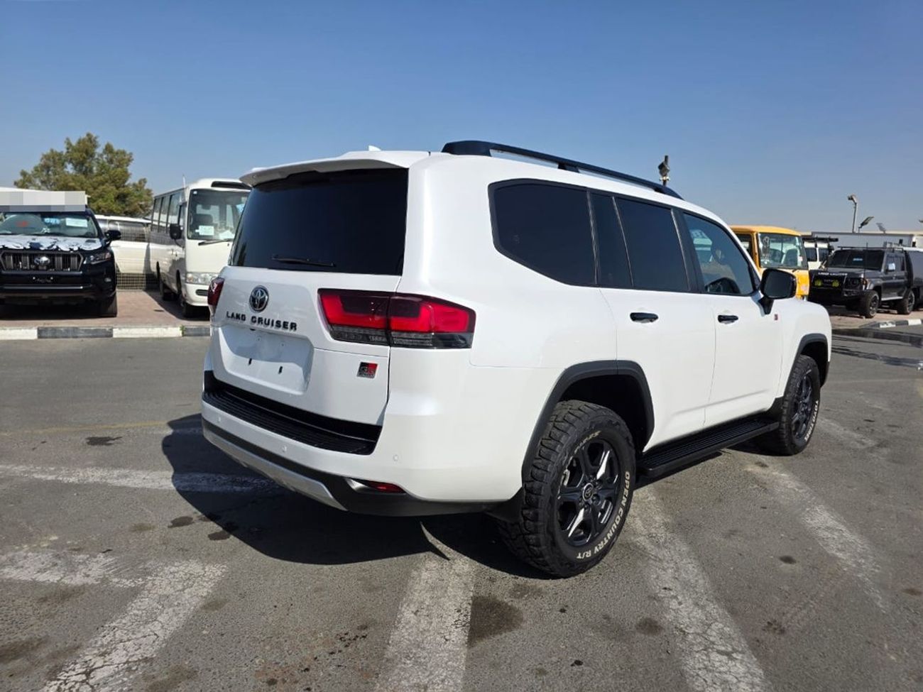 Toyota Land Cruiser 2022 TOYOTA LAND CRUISER RHD 3.3 CC DIESEL AUTOMATIC GR.S(PM32705)