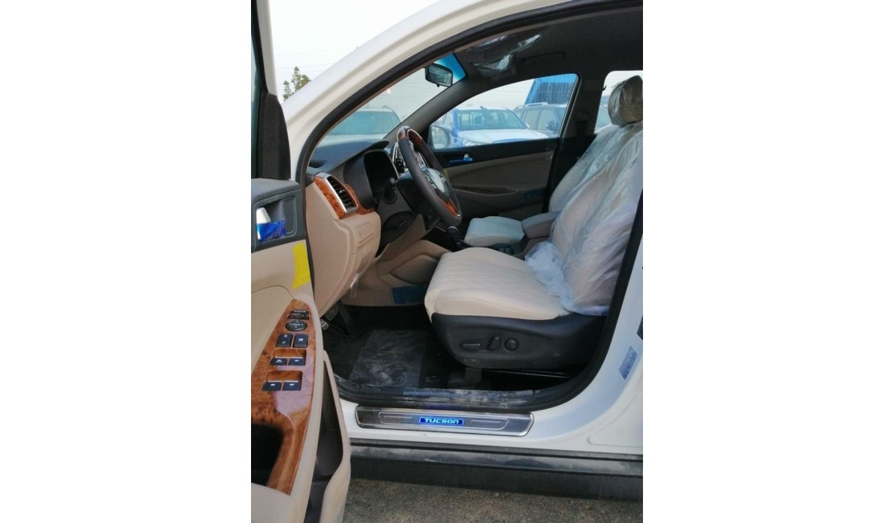 Hyundai Tucson 2.0  with leather seat ,electric seat