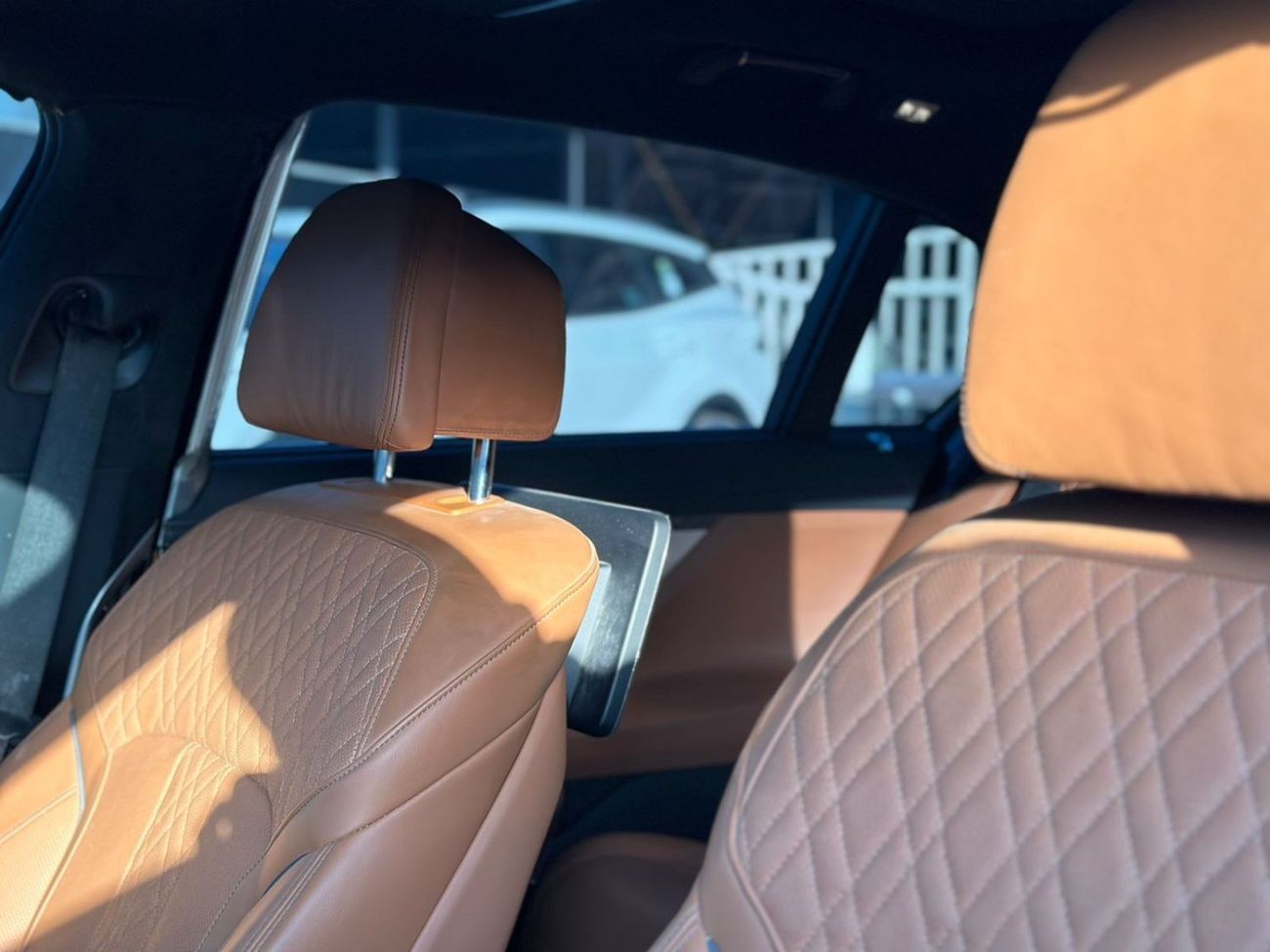 BMW 750Li xDrive 4.4L (530 HP)