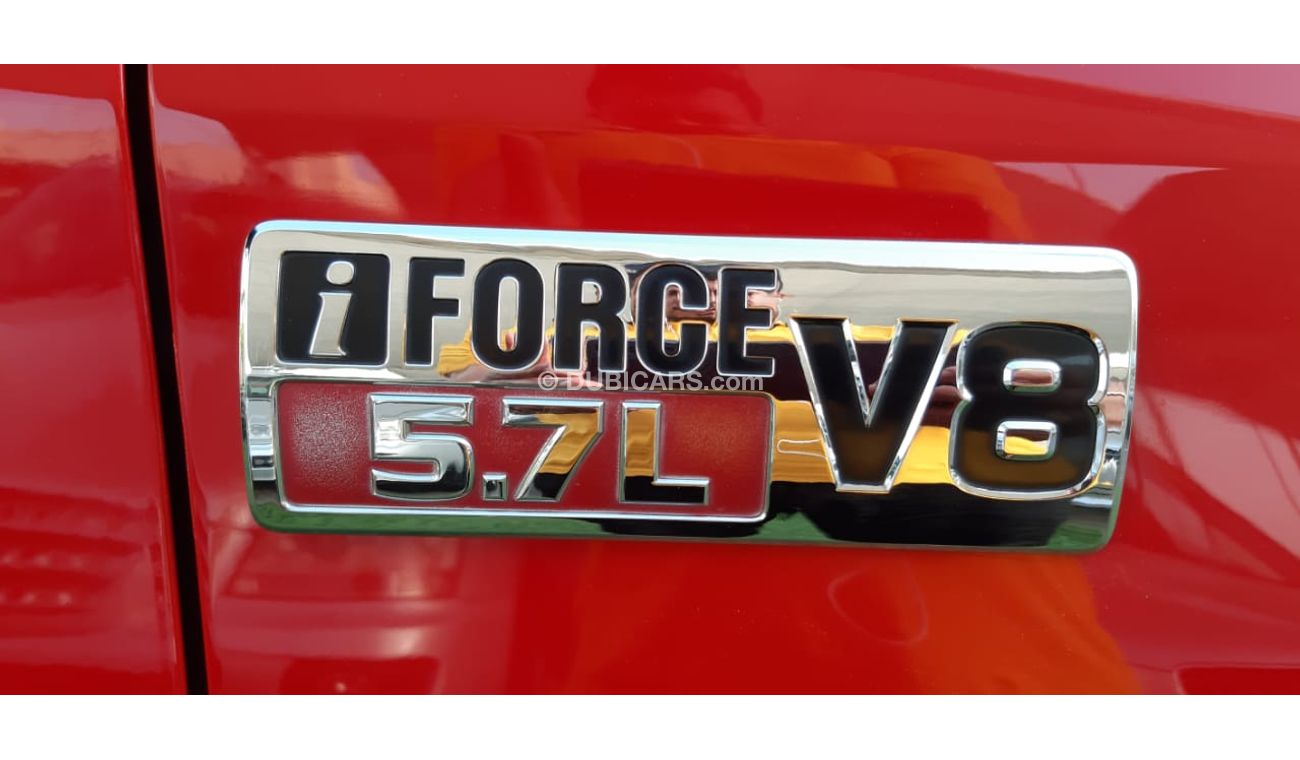 تويوتا تاندرا بدون حوادث - مواصفات أمريكية - رنجات - كشافات - مشغل اسطوانات - فوانيس ضباب بحالة ممتازة