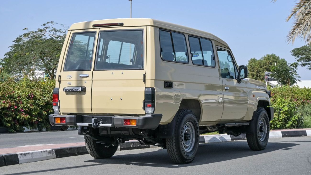 Toyota Land Cruiser 70 ECT0067 - Toyota LC78 Hardtop 3DR - 4.0L Petrol Manual Beige - Basic