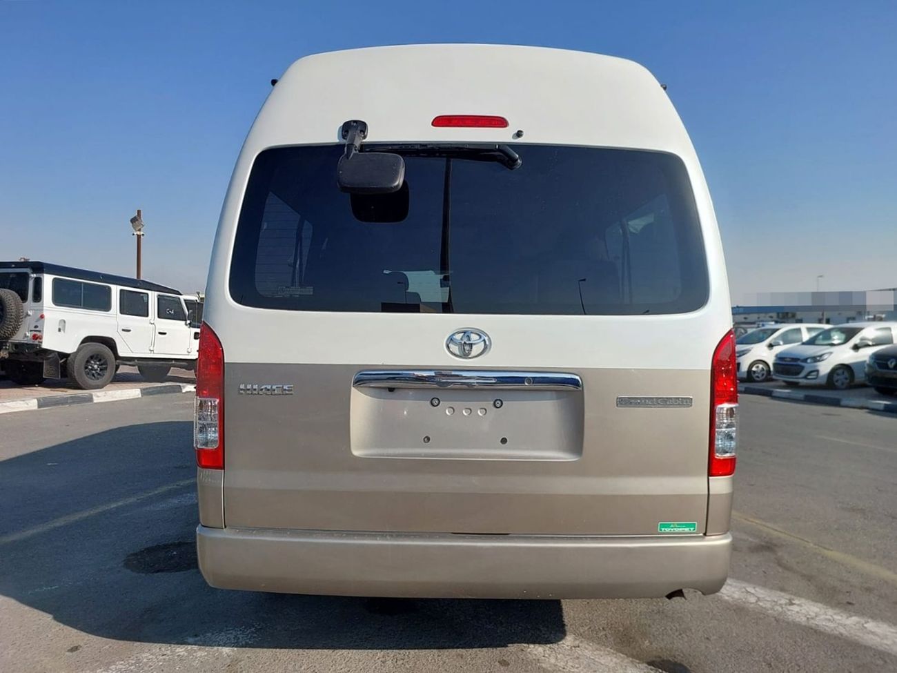 Toyota Hiace TOYOTA HIACE COMMUTER VAN RHD 2016 MODEL 2.7 L PETROL AUTOMATIC(PM10044)