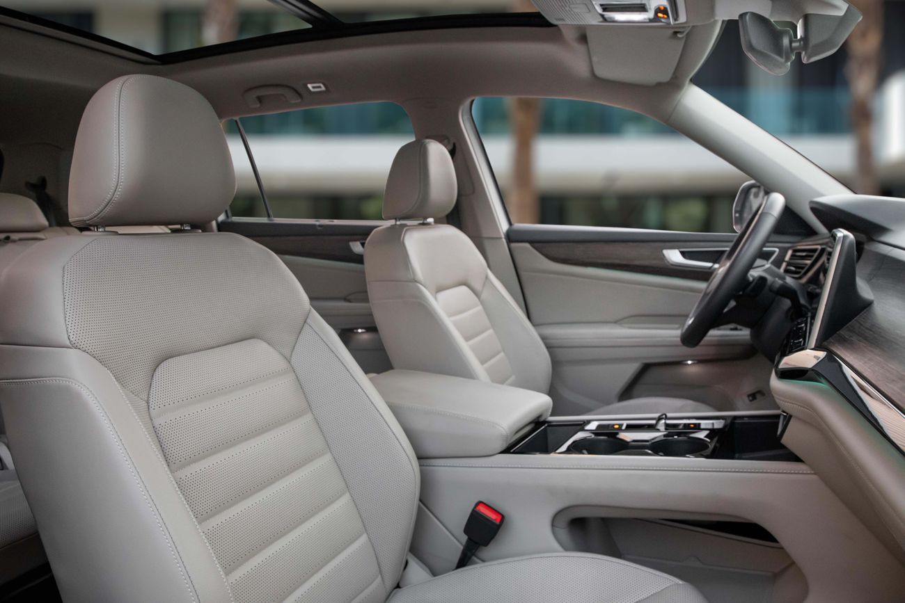 Volkswagen Teramont Teramont Comfortline | 2,938 P.M | 0% Downpayment | Excellent Condition!