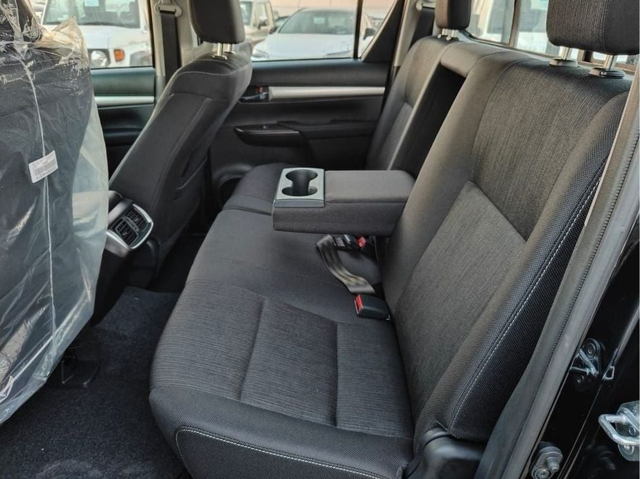 تويوتا هيلوكس TOYOTA HILUX 2.7 SR5 4x4 DOUBLE CABIN PETROL AUTOMATIC FULL OPTION 2025 MODEL