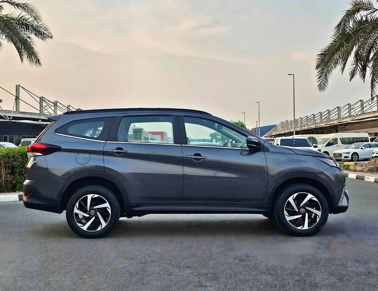 Toyota Rush EX GCC/LEATHER SEATS/NON ACCIDENT/1.5L V4/ EXPORT ONLY / LOT#006559