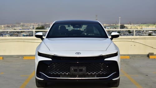Toyota Crown Price in UAE, Images, Specs & Features