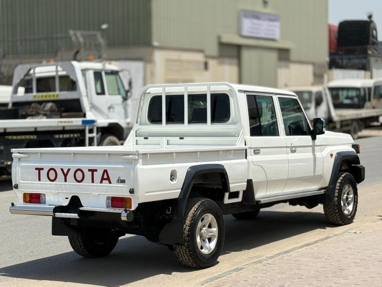 تويوتا لاند كروزر  4.5 L V8 DIESEL PICK UP