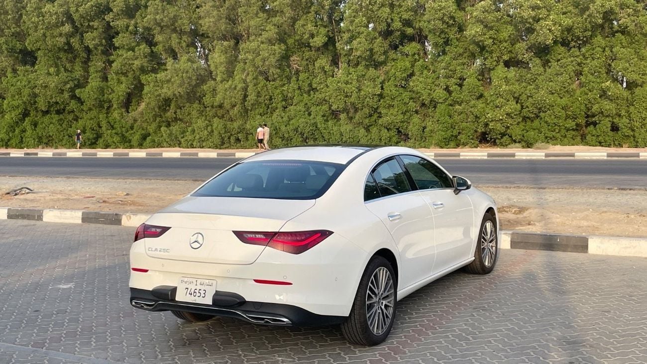 Mercedes Benz CLA250 Premium + 2.0L Accident Free