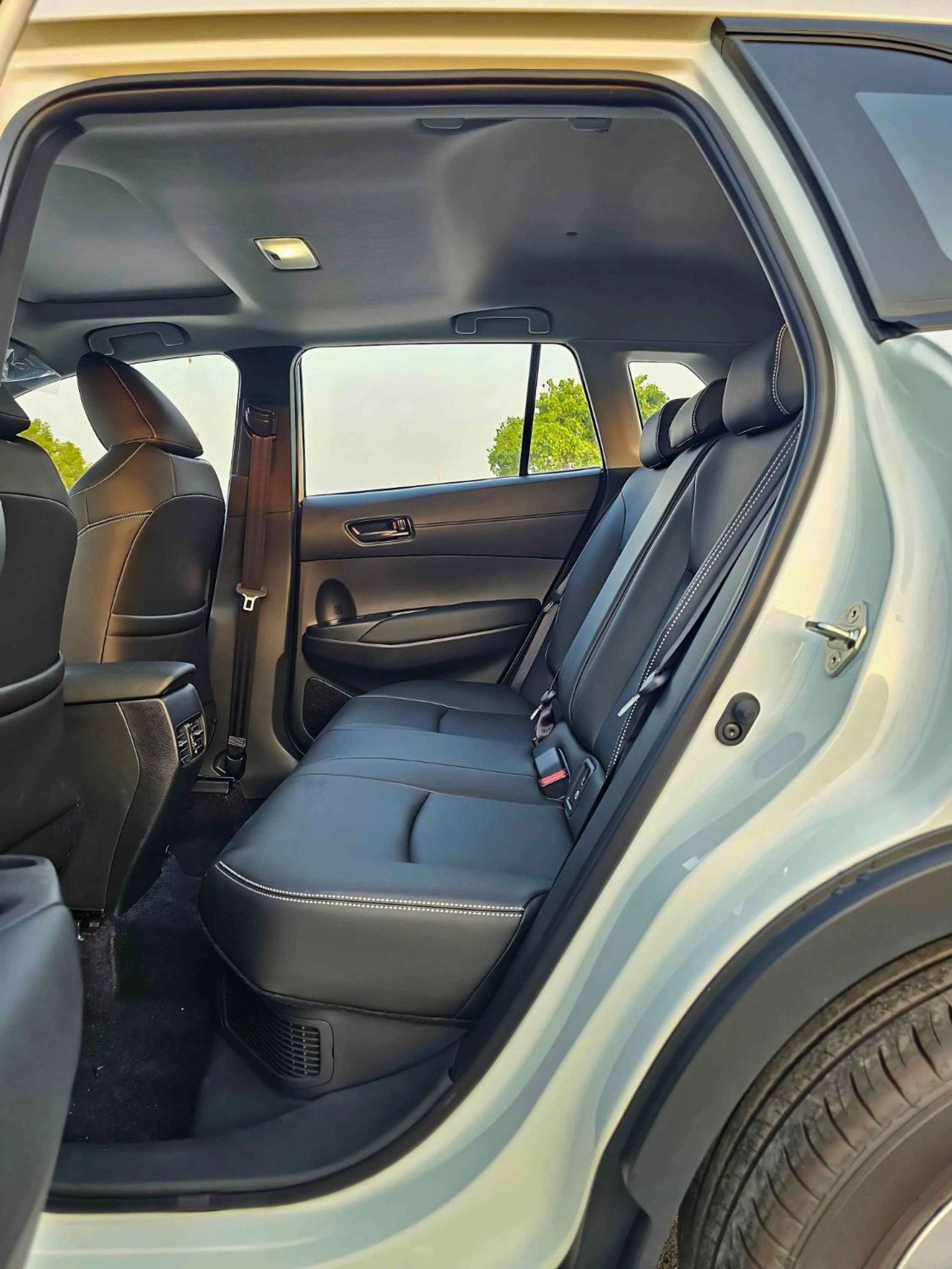 تويوتا كورولا كروس ELITE HYBRID/ 2.0L V4 /FULL OPTION/ FRONT&REAR CAMERA, DRIVER POWER SEAT / CODE#CRCHCF