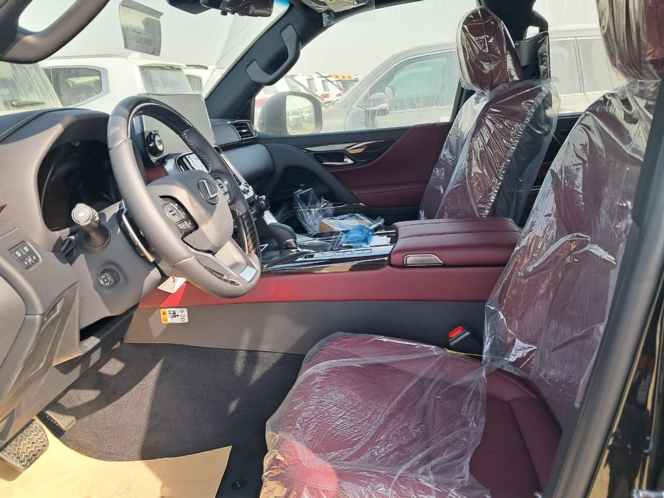 لكزس LX 700h SIGNATURE