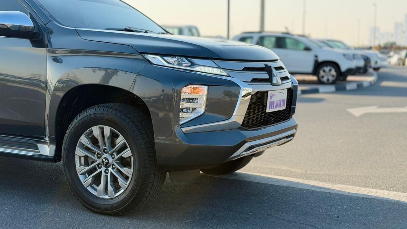 ميتسوبيشي مونتيرو 2024 | 2.4 L DIESEL | AUTOMATIC TRANSMISSION | RIGHT-HAND-DRIVE | PUSH START ENGINE | DIGITAL AC