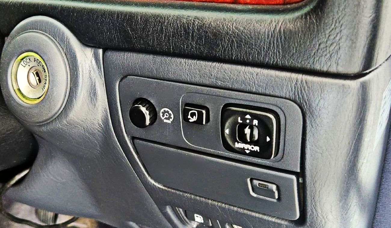 Toyota Century 5.0L-12CYL - FULL OPTION EXCELLENT CONDITION JAPANESE SPECIFICATION