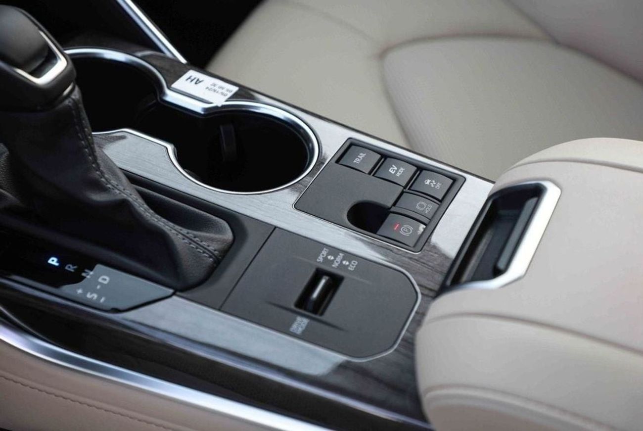 Toyota Highlander 2024 TOYOTA HIGHLANDER 2.5 VXR Hybrid - WHITE inside BEIGE | Export Only