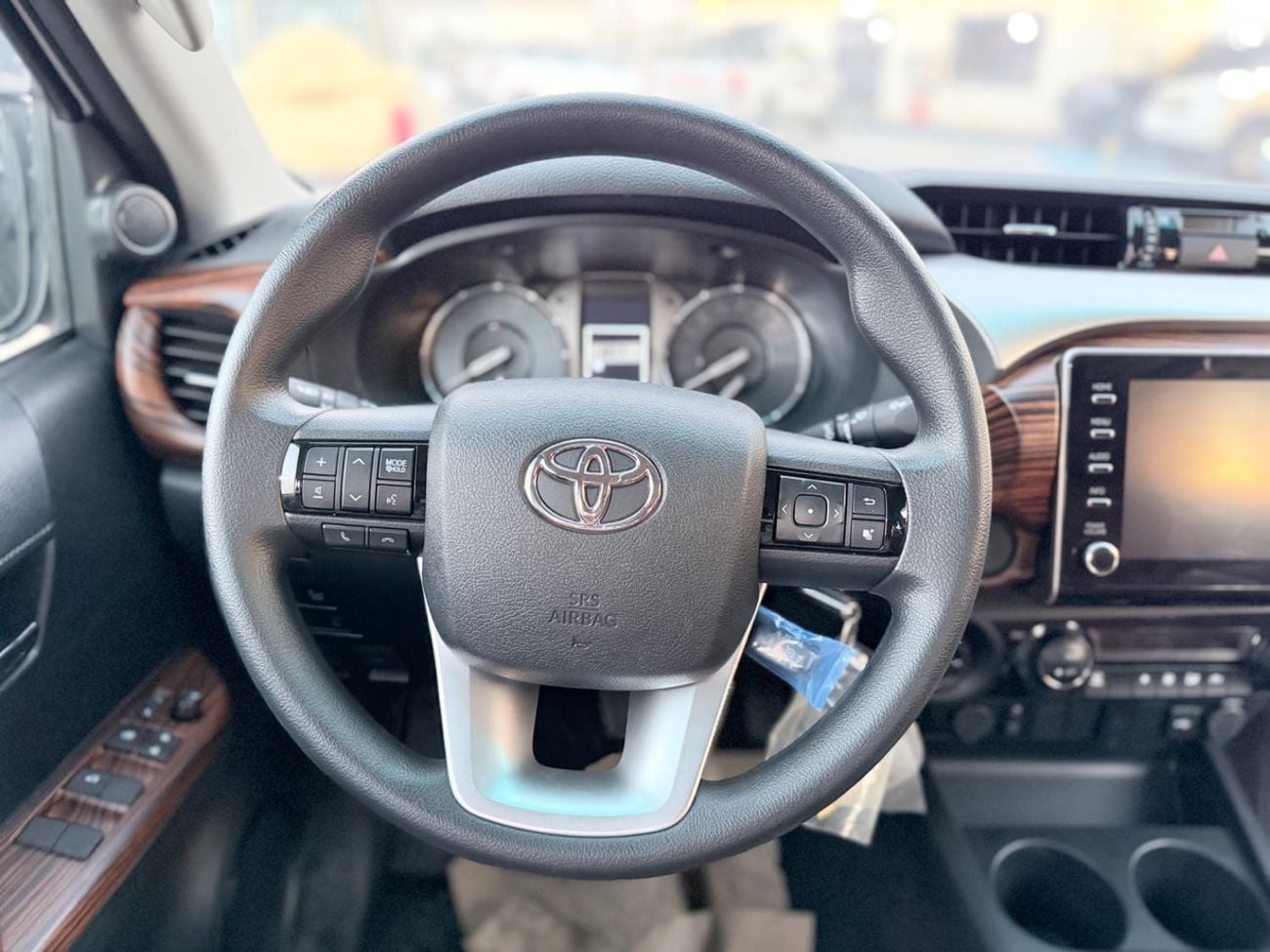 Toyota Hilux GL Toyota Hilux Full Option, 2.4-litre diesel, manual gearbox.