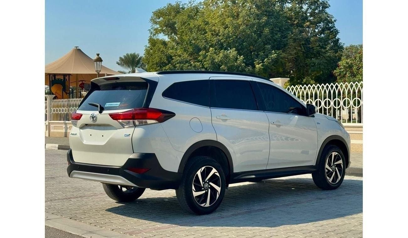 تويوتا راش Toyota Rush GX 2023 GCC 7 seater .Free accident