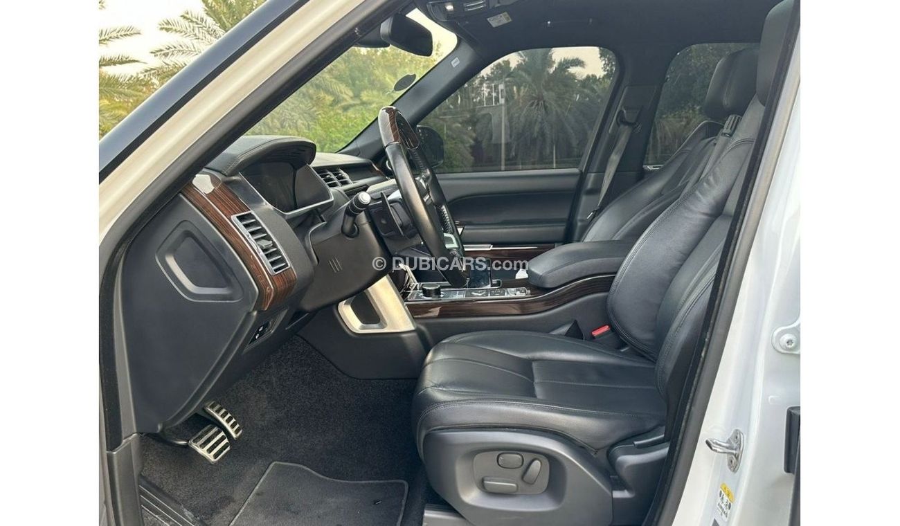 Land Rover Range Rover VOGUE HSE 2015 GCC V8 ORIGINAL PAINT // FULL SERVICE HISTORY // ACCIDENT FREE