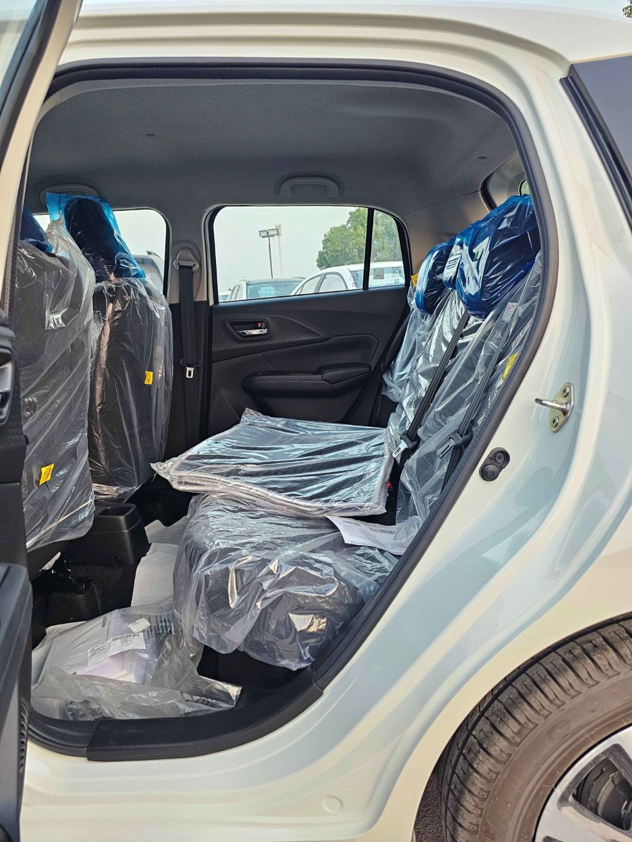 Suzuki Swift GLX WITH RADAR / 1.2L V4 PETROL / PUSH START / DVD CAMERA (CODE # GLXR)