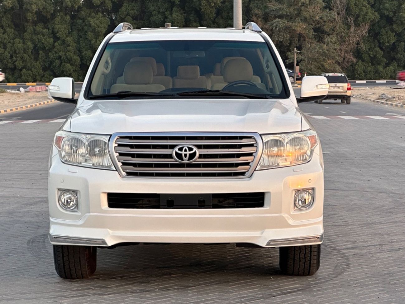 Toyota Land Cruiser MODEL 2010 GCC CAR PERFECT CONDITION INSIDE AND OUTSIDE FULL OPTION SUN ROOF LEATHER SEATS