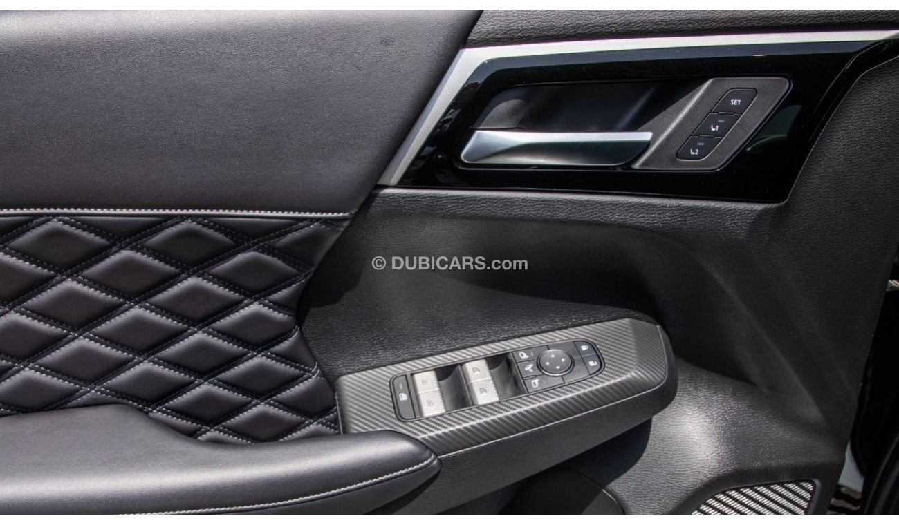 ميتسوبيشي آوتلاندر S-AWC 4WD/Pano-Roof/360camera/7seats. Local Registration +10%