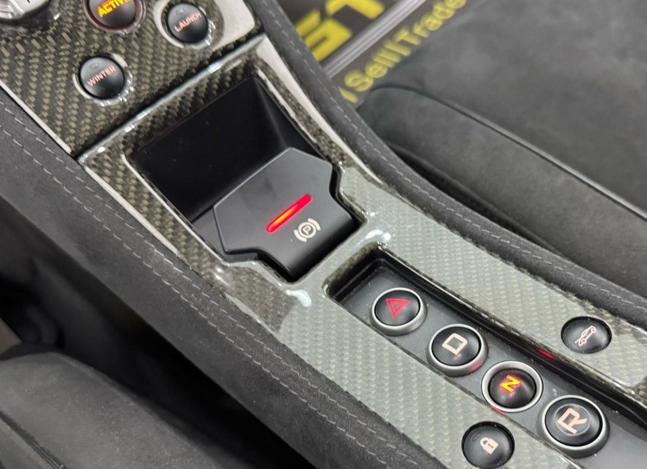 McLaren 650S 2015 McLaren 650s, Full Service History, Carbon Fiber Package, Low Kms, GCC