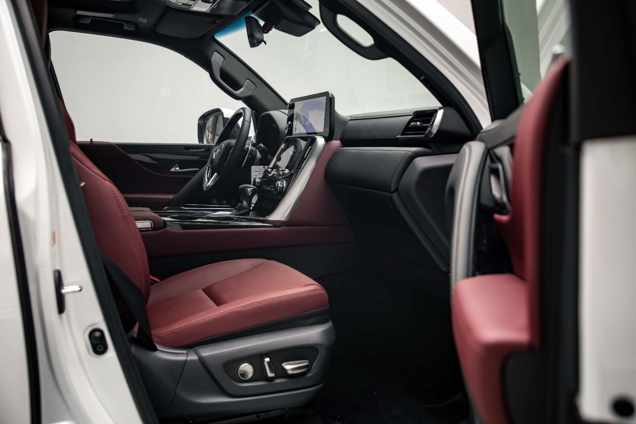 لكزس LX 500 D 3.3L Diesel - Sonic Quartz Inside Crimson | Export Only