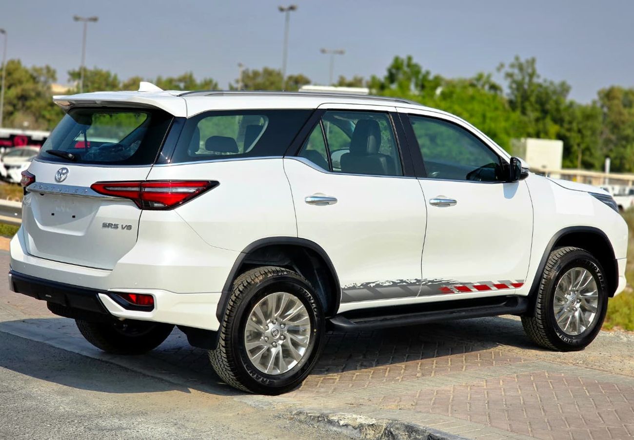 Toyota Fortuner FORTUNER SR5 4.0 - PETROL - 2025 - WHITE INSIDE BLACK - GCC