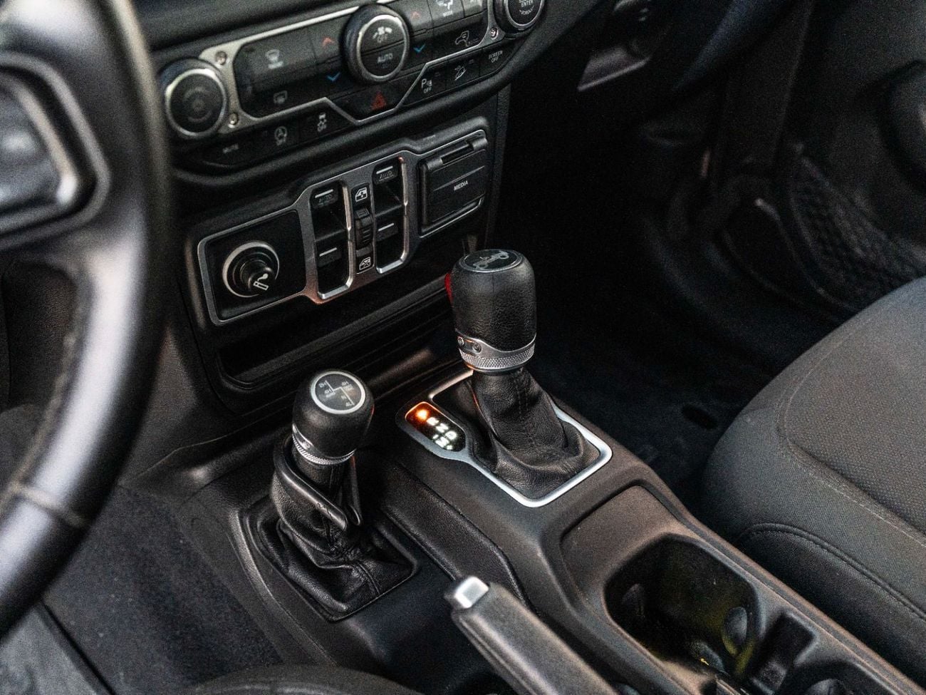 Jeep Wrangler Unlimited Sport S 3.6L A/T