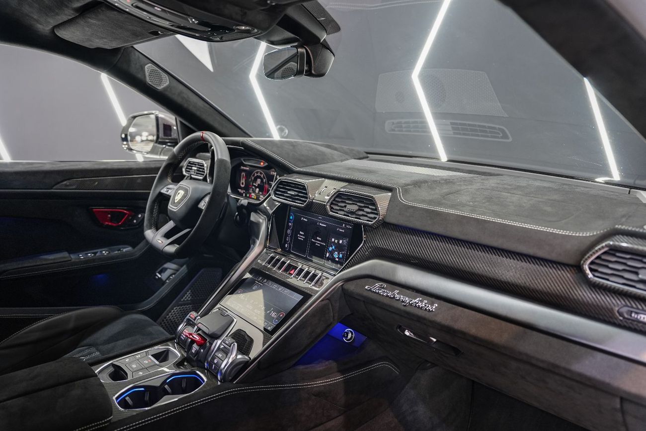 Lamborghini Urus 4.0T V8 Performante Full Carbon Pack, Akrapovic Exhaust, Lamborghini Warr + Serv!!