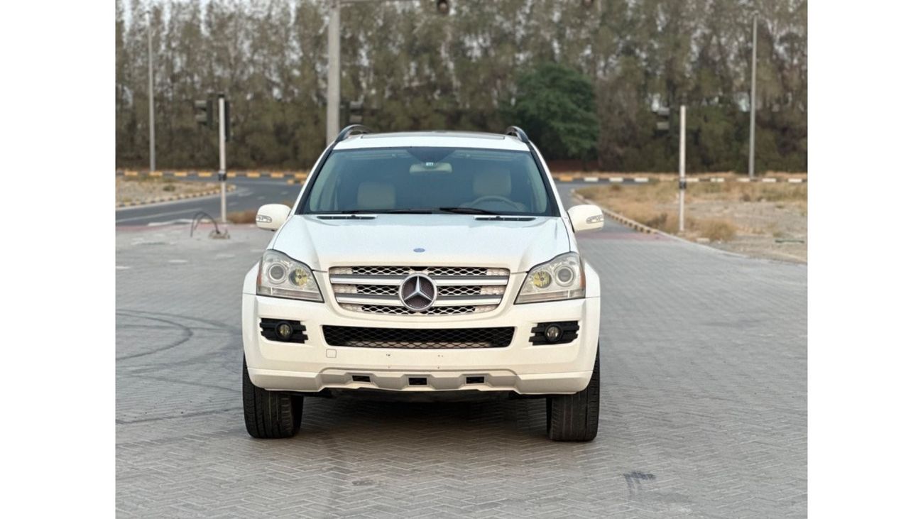 مرسيدس بنز GL 450 موديل 2008 خليجي فل مواصفات حاله ممتازه من الداخل والخارج