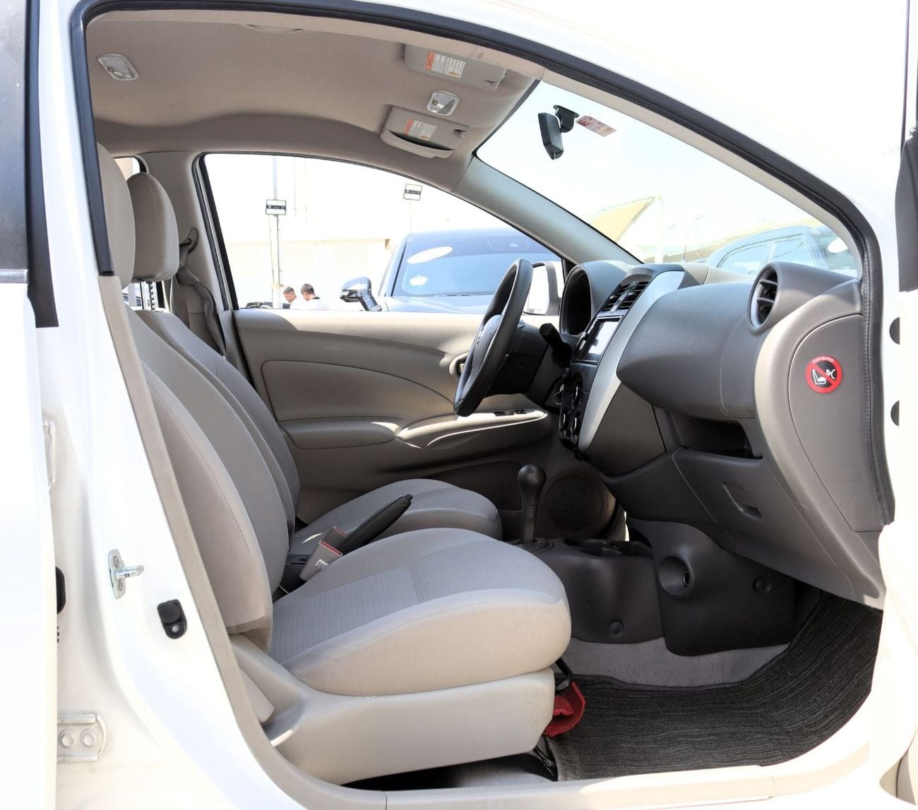 Nissan Sunny S ACCIDENTS FREE - GCC - SV - PERFECT CONDITION INSIDE OUT