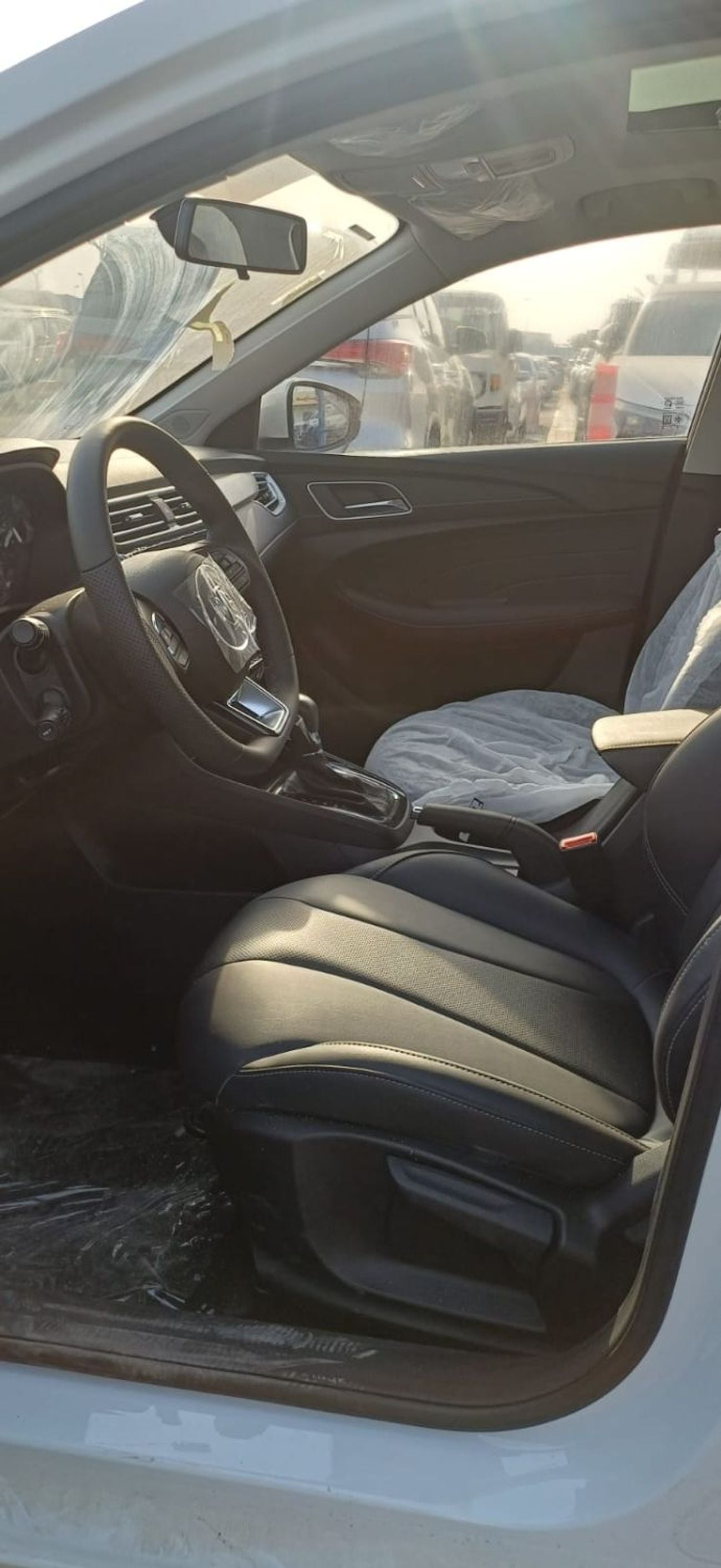 MG 5 LUX MG 5 COLOR WHITE MODEL 2025