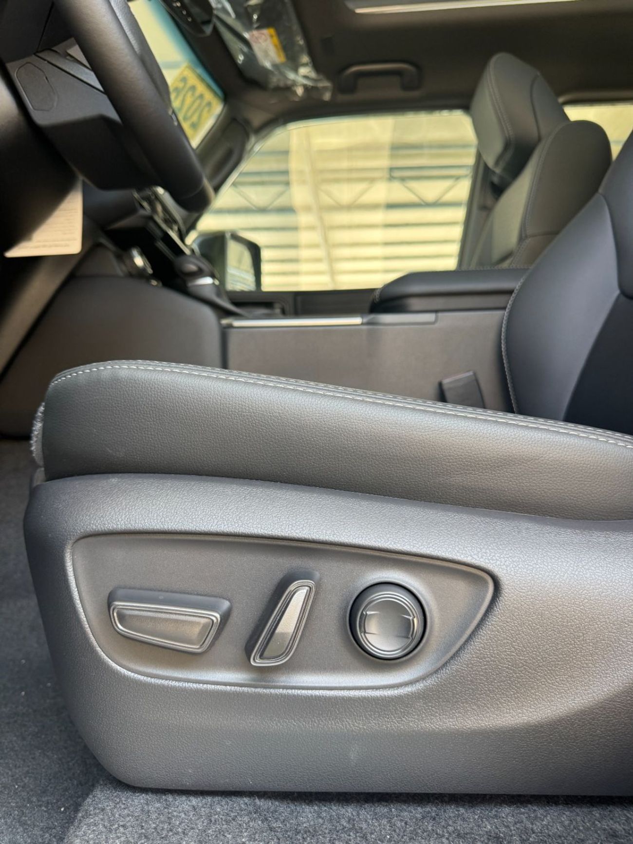 تويوتا برادو 2.4 TURBO LUXURY PANORAMA FULL **EXPORT ONLY**التصدير فقط خارج الخليج**