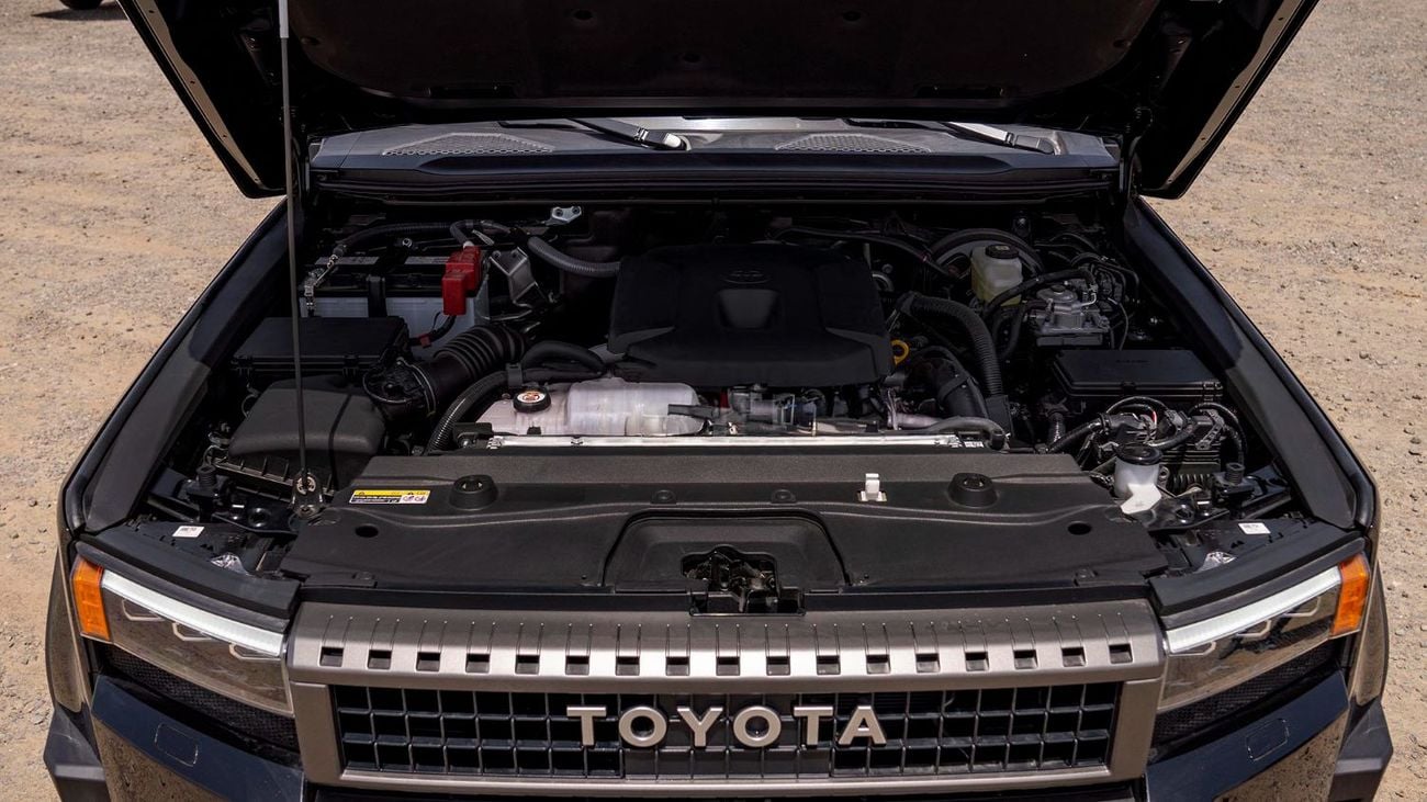 تويوتا برادو FULL OPTION  2.8 L