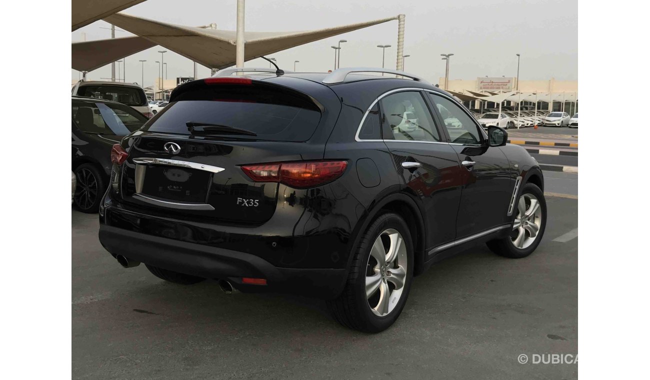 Infiniti FX35