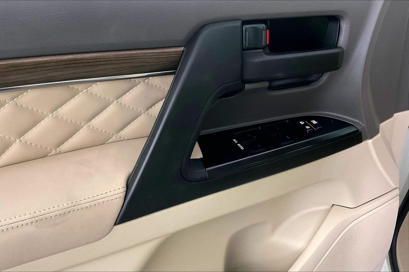 تويوتا لاند كروزر GXR | شامل الضمان | 0 ﺪﻔﻋﺓ ﺃﻮﻟﻯ