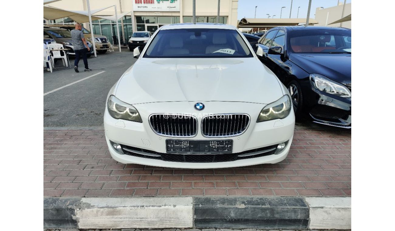 BMW 535i 2011 Full options Gulf specs sunroof navigation camera