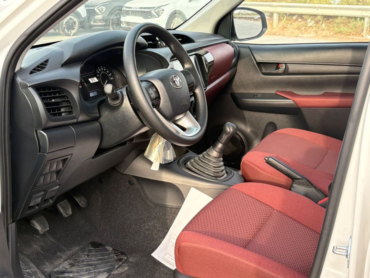Toyota Hilux 2.0L petrol